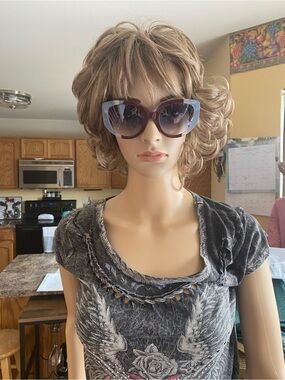 Moschino Stylish Two-Tone Cat Eye Sunglasses -